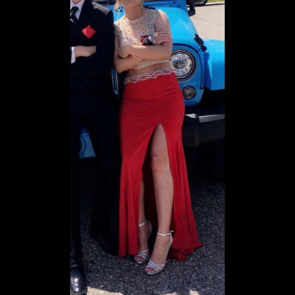 PROM DRESSES!!!!!! - Picture 2 of 5